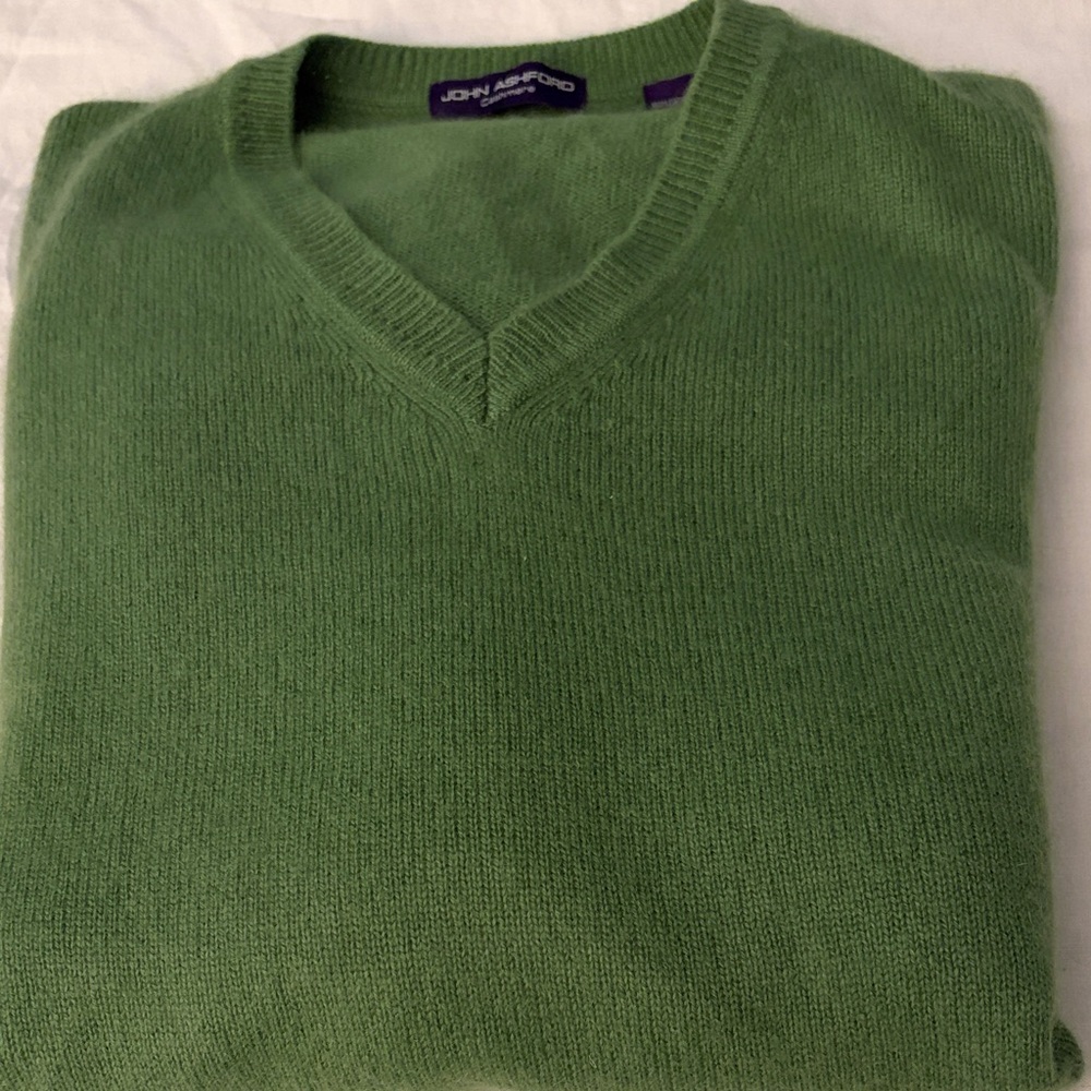 John Ashford Men's Cashmere Green V-Neck Sweater
